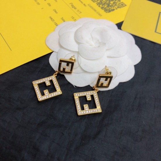 This season's hottest trends Earrings 2023SS FENDI Fendi This season's hottest trends Earrings 2023SS FENDI Fendi